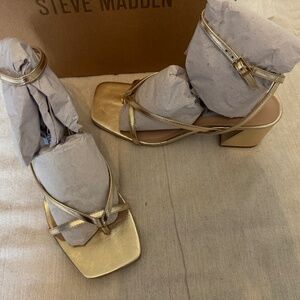 Steve Madden Alaina Gold Strappy Block Heel Sandals – Size 7.5